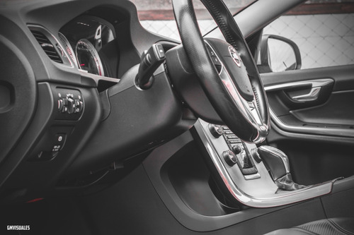 Volvo S60 T5 R Design