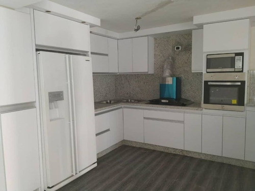 Imagen 2 de 9 de Townhouse En La Urb. Amazonia, Foth-113