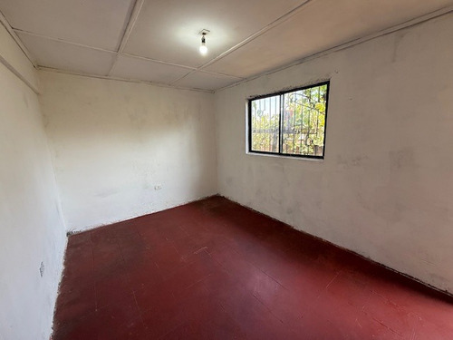 Casa A Remodelar, Cercano A Metro Grecia. Buena Conectividad