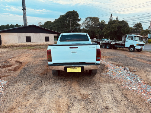Toyota Hilux 2.5 Cab. Dupla 4x4 4p