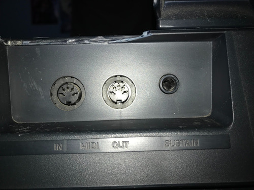 Teclado Yamaha Portatone Psr-240 + Soporte Y Apoya Partitura Gris (Usado)