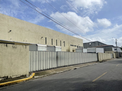 Nave Industrial Alquiler Monumental Duarte, Santo Domingo
