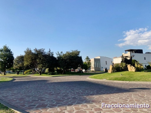 Venta De Casa En Condado Del Valle Metepec, 4 Rec.