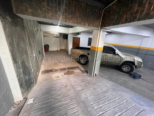 Edificio Comercial En Alquiler En Santa Eduvigis 24-16841 Cs