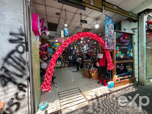 Local De 1886 Mt2 En Calle Franklin.