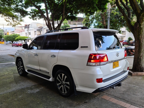 Toyota Land Cruiser Excalibur Blindado2p