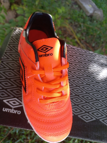 Zapato Fútbol 5 Umbro Talle 29