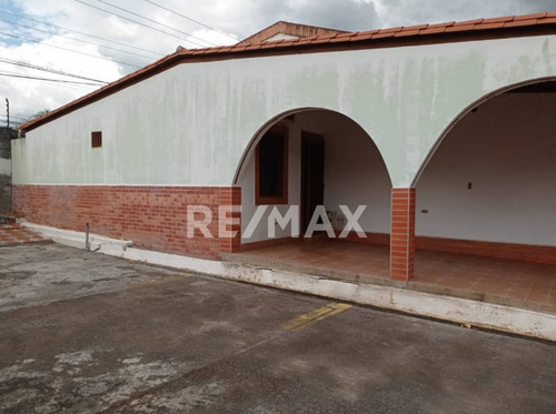 Imagen 2 de 13 de Se Vende Casa En Urbanización Bosque De La Laguna, Tipuro