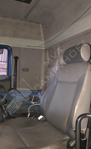 Caminhão Volkswagen 25 390 - 6x2 T