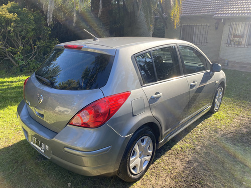 Nissan Tiida 1.8 Visia