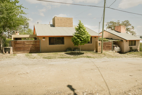 Oportunidad De Inversión. Complejo En San Antonio De Arredondo, 3 Departamentos.