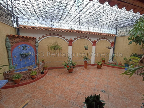 *jl/ Casa En Venta La Rosaleda Barquisimeto Lara, Venezuela/josé López/ # 25-12402 / 173 M²