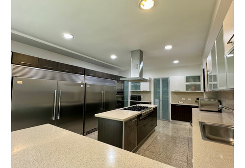 Los Chorros/hermosa Casa Amoblada/2000m2/en Alquiler