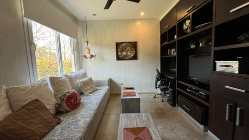 Casa En Country Del Jockey