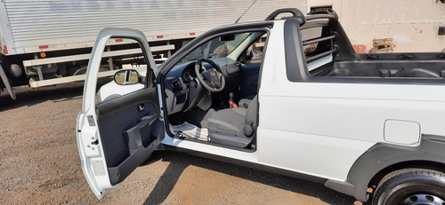 Imagem 8 de 10 de Fiat Strada 2014 1.4 Working Flex 2p