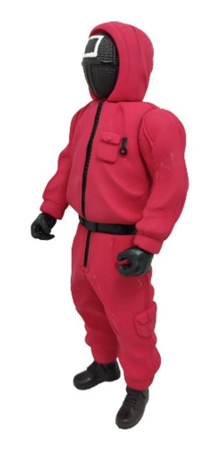 Imagen 3 de 6 de Figura El Juego Del Calamar Guardia Rojo Mascara Cuadrado