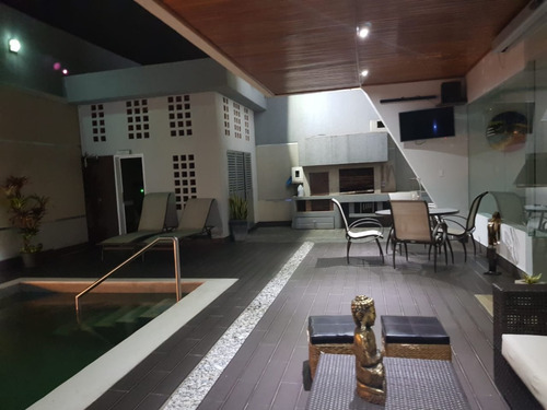 Imagen 2 de 7 de Rosmeli Vende Exclusiva Casa En Las Chimeneas, Valencia