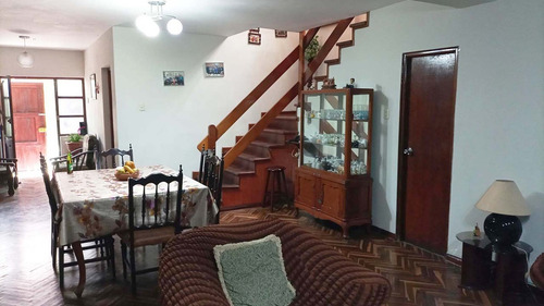 Imagen 2 de 30 de Venta De Casa De 3 Pisos En Urbanización San Roque En Santiago De Surco