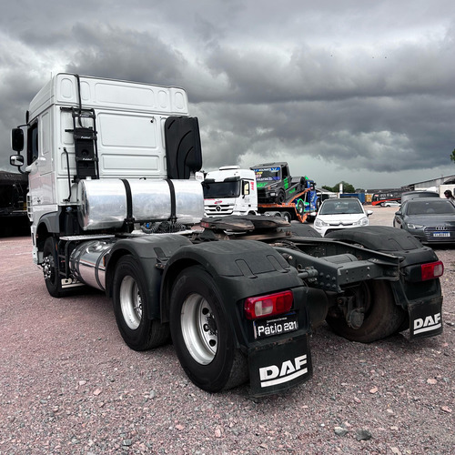 Caminhão Daf 530 Tração 6x4 Ano 2021 Susp Mola Trucado
