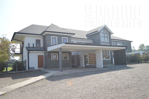 Imagen 2 de 30 de Casa En Venta De 6 Dorm. En Colina