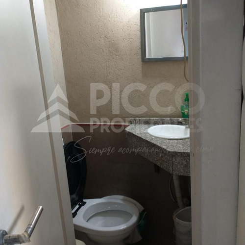 Imagen 5 de 9 de Departamento En Excelente Ubicacion !!!!!