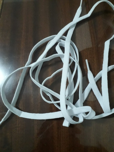 Imagen 4 de 4 de Cordones Para Championes Blancos Y Negros U.s.a Largos