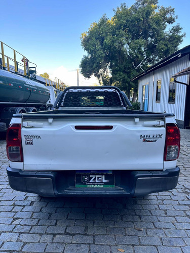 Toyota Hilux 2.8 Tdi Std Cab. Simples 4x4 2p