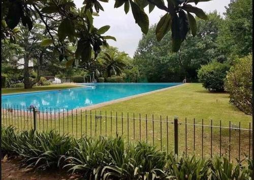 Imagen 2 de 6 de Oportunidad Unica En Country Club Larena, Los Quinchos, Pilar!!