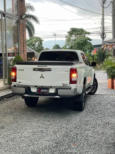 Mitsubishi L200 Triton 2021 Automatica 2.4cc Kms 62.000