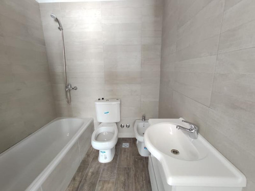 Imagen 19 de 24 de Se Vende Con Renta Hasta 2024 - Triplex En Juan De Garay 3220