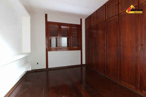 Imagem 12 de 27 de Casa Comercial Para Aluguel, 5 Quartos, 1 Suíte, 3 Vagas, Centro - Divinópolis/mg - 404