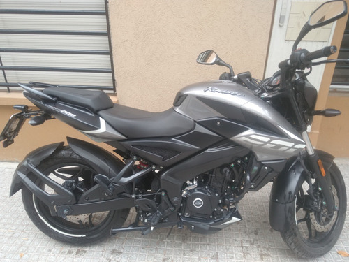 Rouser Ns200