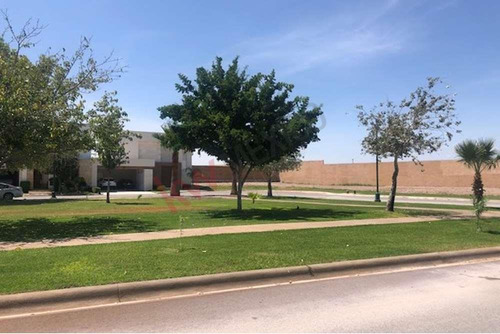 Excelente Terreno En Venta En Las Villas, Uno De Los Fraccionamientos Mas Exclusivos De Torreon,...