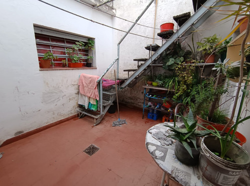 Casa De 3 Ambientes + Local Alberdi