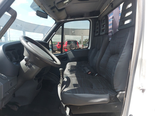 Imagem 12 de 15 de Iveco Daily 35s14