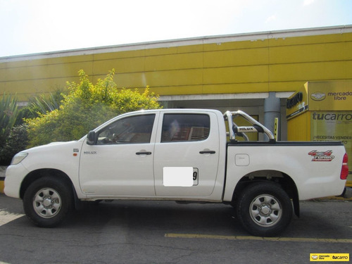 Imagen 2 de 25 de Toyota Hilux 2.5 4x4