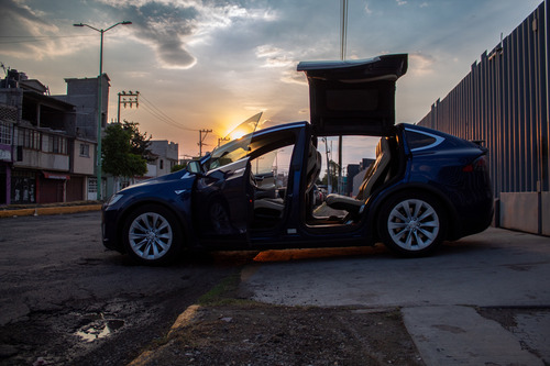 Tesla X90d 2016