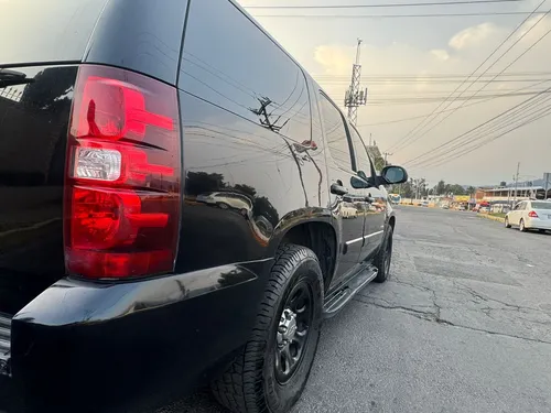 Chevrolet Tahoe 2 filas de asientos de piel