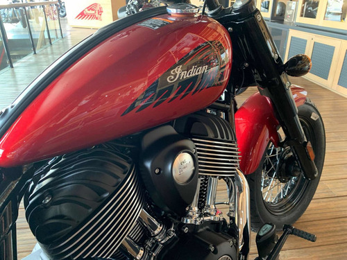 Imagen 3 de 8 de Indian Chief Bobber Ruby Metallic 2022