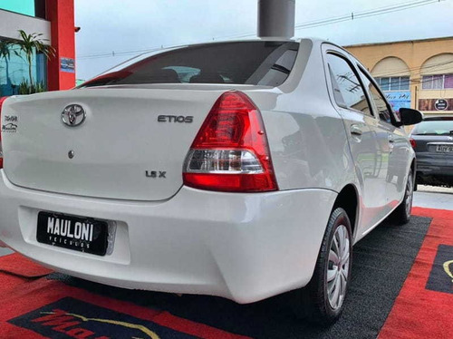 Toyota Etios 1.5 X Sedan 16v