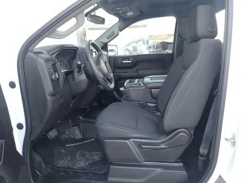 Chevrolet Silverado 4.3 V6 1500 WT Cabina Regular 4x2 At