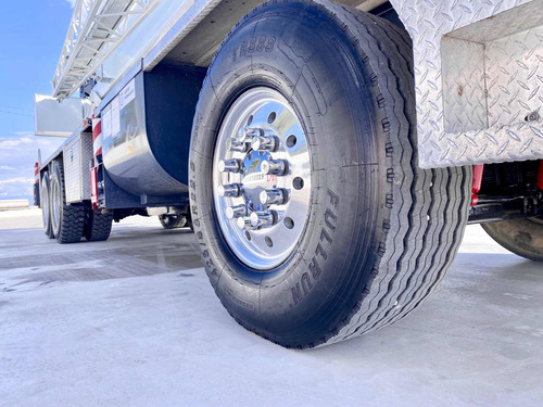 Imagen 14 de 15 de Grua Titan Sobre Camion Terex T340 Para 40 Toneladas