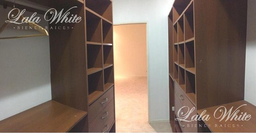 Imagen 20 de 28 de Venta - Casa En Saint Thomas Sur