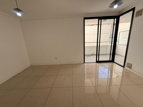 Departamento En Venta En Nueva Córdoba, 1 Dormitorio Con Balcón, Apto Credito, Desocupado