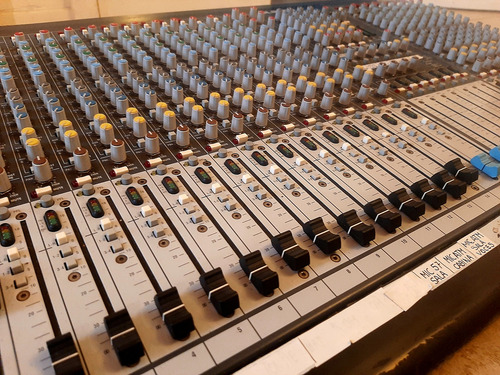 Consola Mixer Allen And Heath Inglesa Modelo Gl 2400 (Usado)