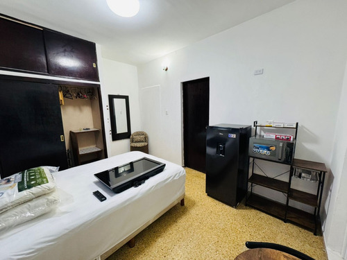 Habitación En Renta Zona Centro Veracruz Amueblada Y Climatizada.