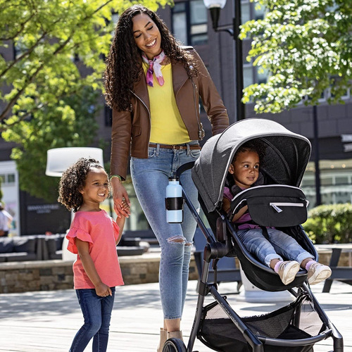 Sistema De Viaje Pivot Vizor Con Asiento Infantil- Evenflo