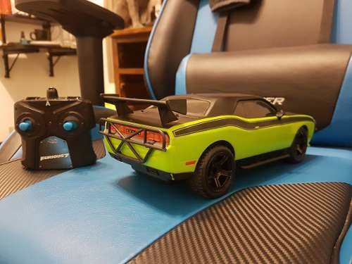 Veículos de brinquedo de controle remoto Jada Letty's Dodge Challenger 1:32