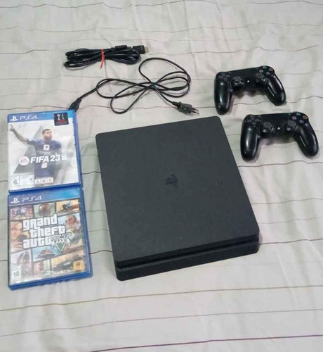 Play 4 Slim 1000gb, 2 Controles Y 2 Juegos  Uso De Adulto.