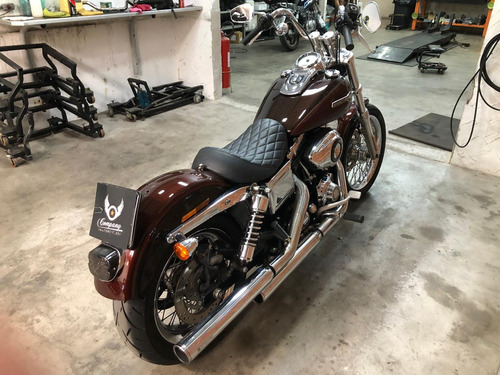 Harley Davidson Dyna Super Glide Custom 2011 - Moto Linda!